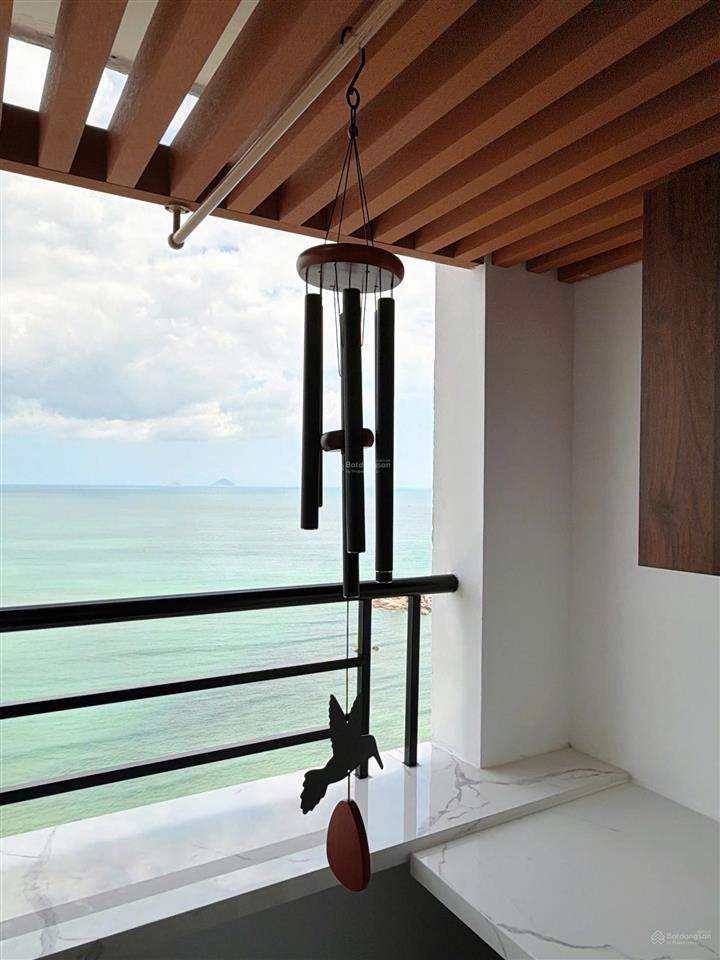 Giảm mạnh căn hộ view trực biển 70.56m2, 2pn 2wc full nội thất mới 100%, giá chỉ 4.98 tỷ
