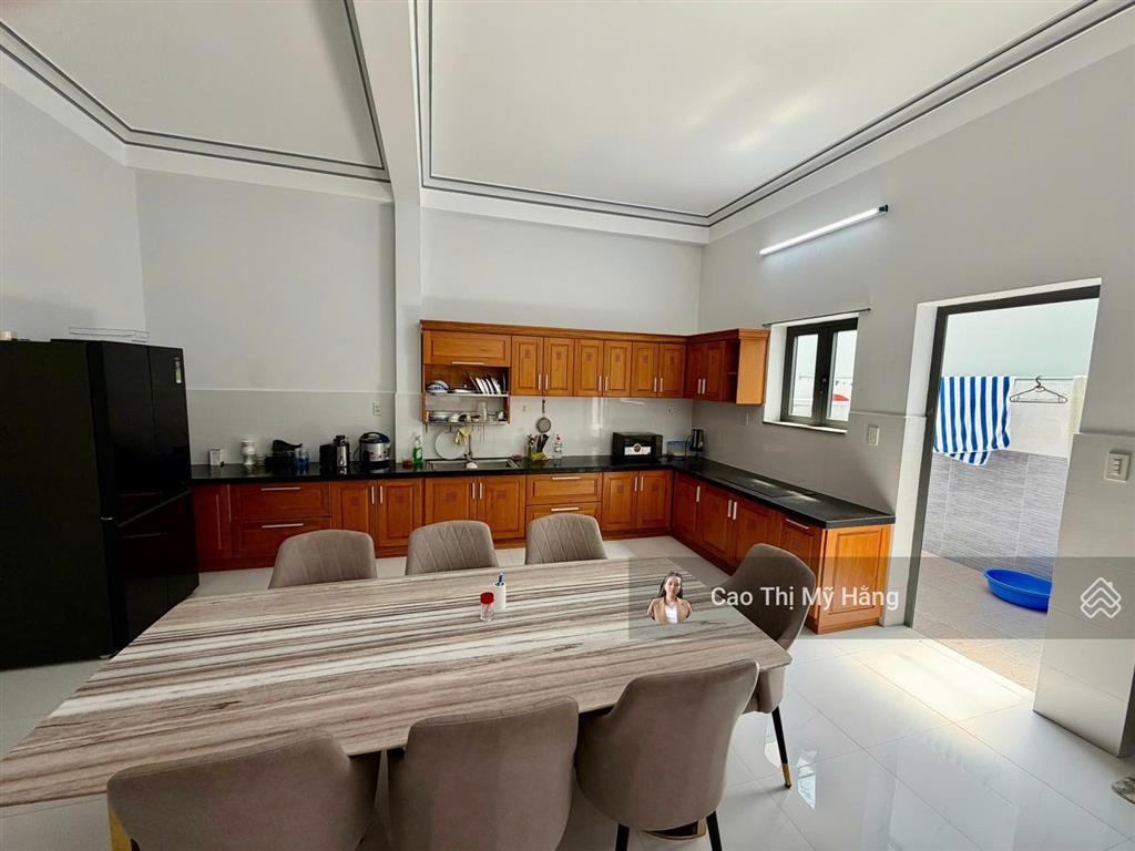 Bán rẻ nhà gần biển 257.1m2, 4pn 4wc, full nội thất, 1 trệt 2 lầu chỉ 8 tỷ 360tr