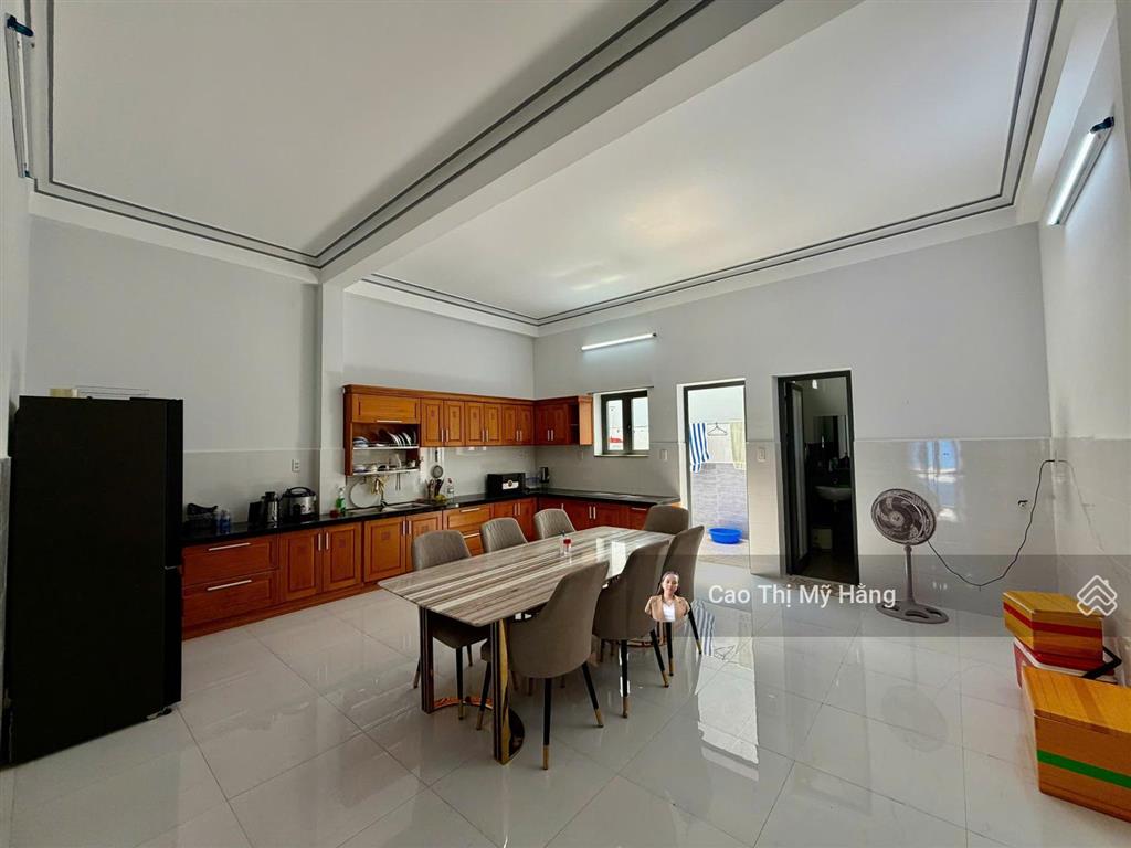 Bán rẻ nhà gần biển 257.1m2, 4pn 4wc, full nội thất, 1 trệt 2 lầu chỉ 8 tỷ 360tr
