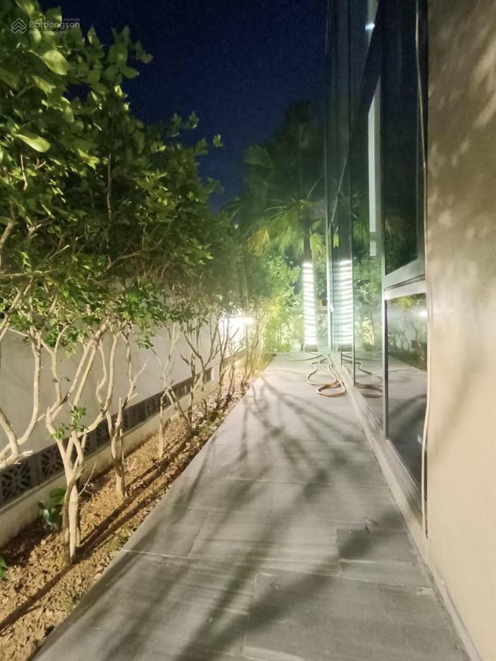 Định cư hà nội tôi chào bán biệt thự đơn lập euro village 1 có bể bơi giá 50 tỷ.  0902 007 ***