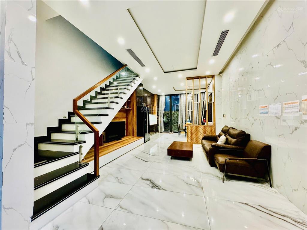 Chính chủ bán nhà 3 tầng full nội thất 25 giang châu 3. khu nam việt á. gần sông
