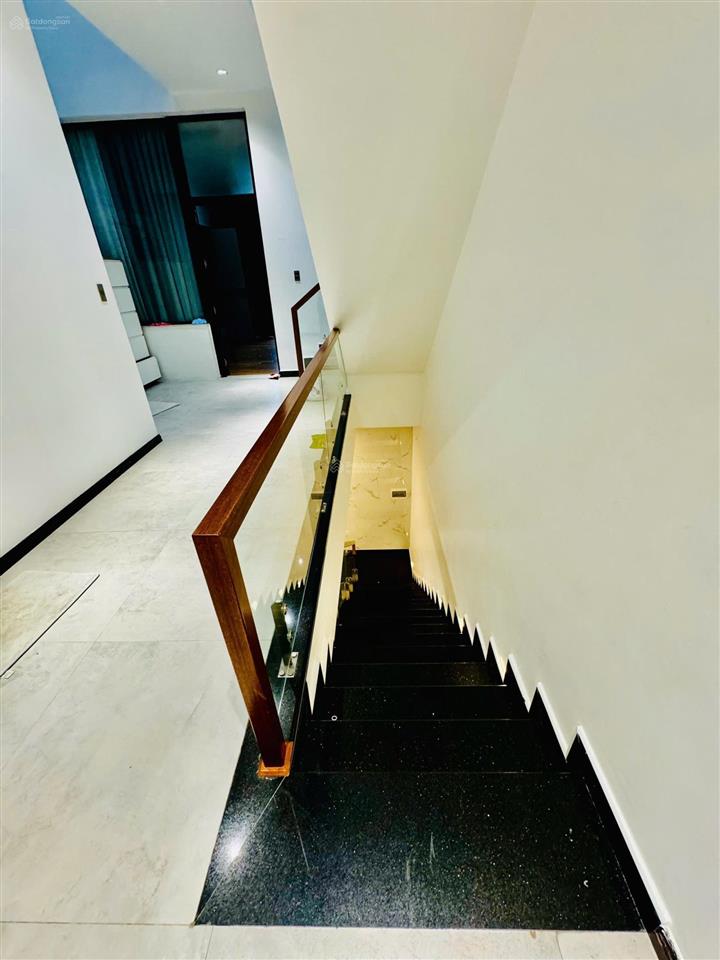 Chính chủ bán nhà 3 tầng full nội thất 25 giang châu 3. khu nam việt á. gần sông