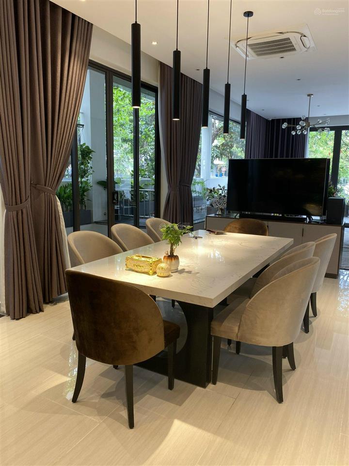 Chính chủ chào bán biệt thự 3 tầng full nội thất. đường bằng lăng 3 khu eurovillage 1 ven sông hàn.