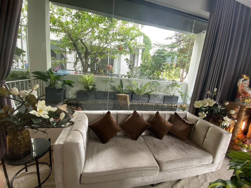 Chính chủ chào bán biệt thự 3 tầng full nội thất. đường bằng lăng 3 khu eurovillage 1 ven sông hàn.