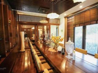 Bán biệt thự 3 tầng full nội thất. 900m2 đất 2 mặt tiền view trực diện sông hàn khu euro 1