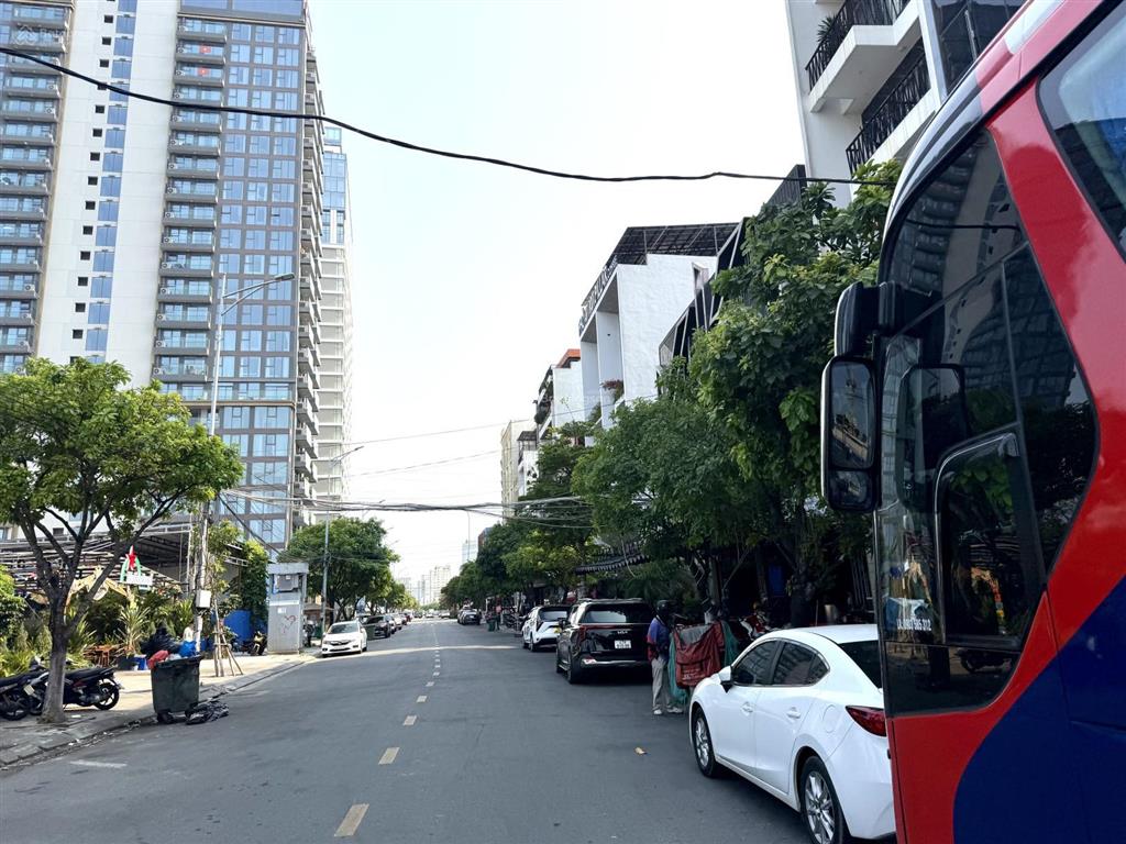 Chính chủ cần bán 3 lô liền kề mặt tiền đường trần văn trứ. ngay cạnh công viên apec đà nẵng
