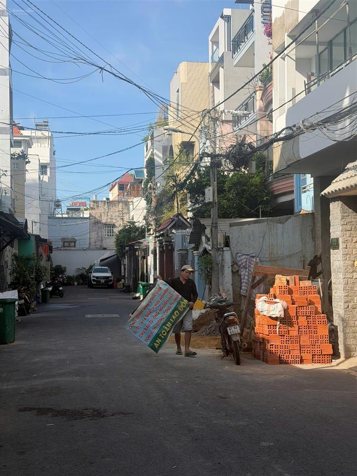 Bán nhà vị trí vàng đường quách hữu nghiêm  tân phú