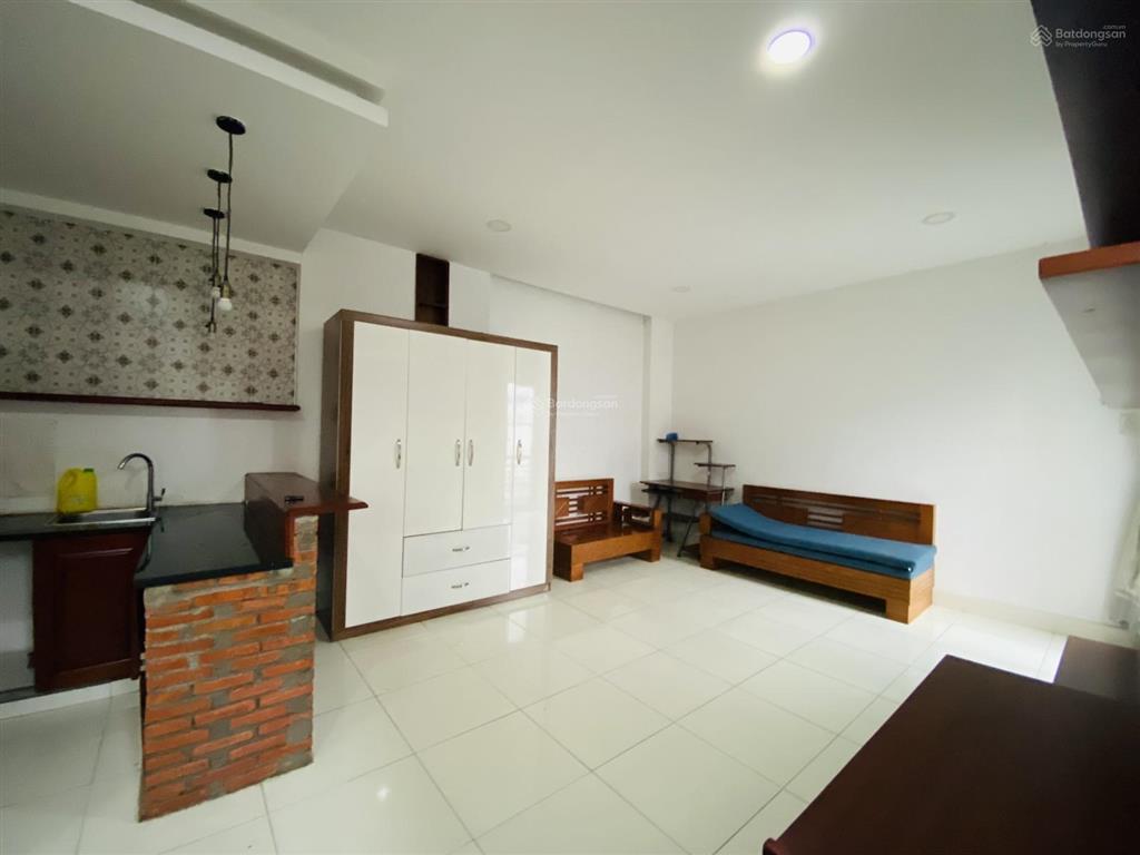 Cho thuê nhà trọ 331 phan huy ích, gò vấp 2 mặt tiền, đường 6m, bếp + wc riêng, chỉ 3.5 triệu/th