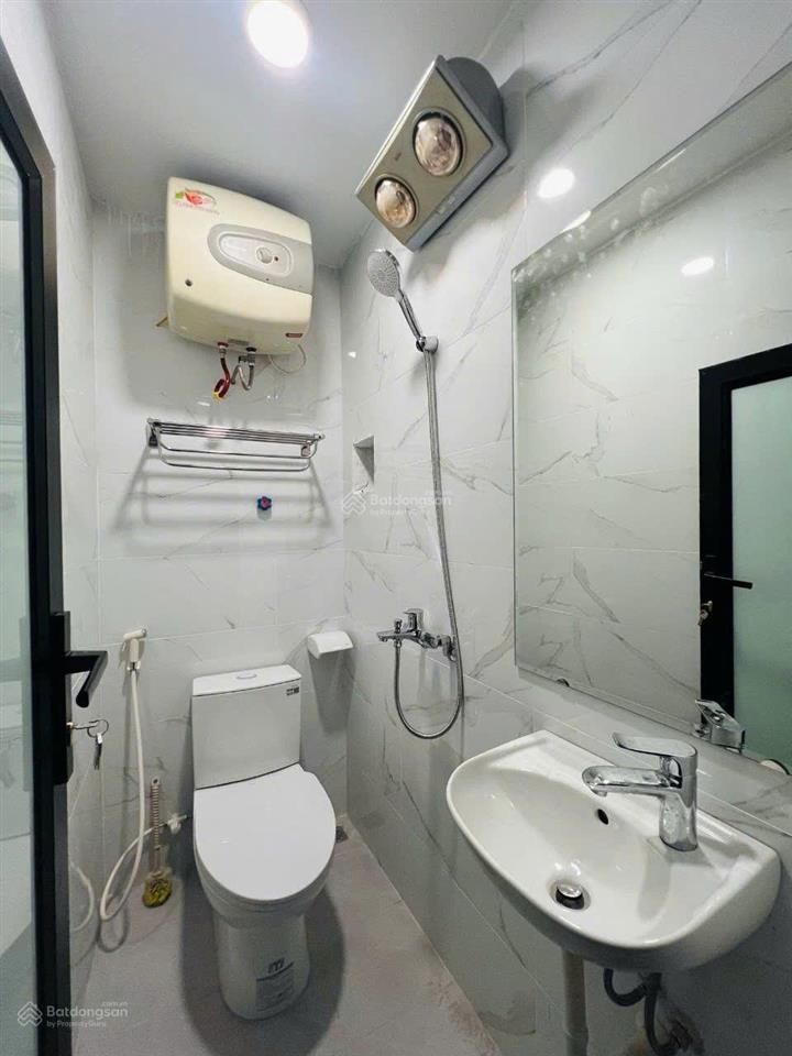 Cho thuê nhà riêng 4 tầng có đh, nl giường tủ ở ngõ quỳnh