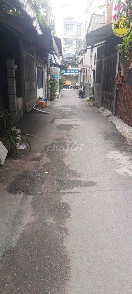Nhà trệt lầu hẻm xe hơi Đường 11, giá 6.3 tỉ tl