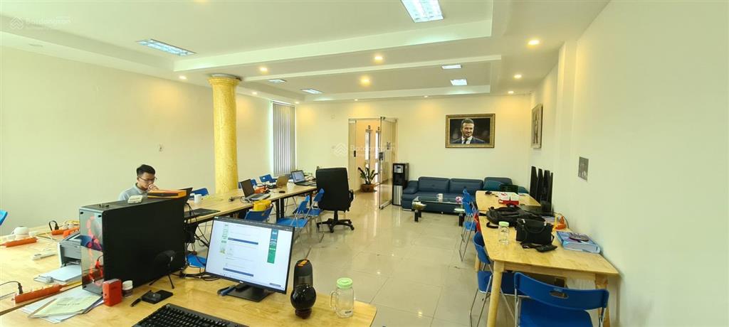 Cc cho thuê gấp văn phòng 75m2 mặt phố chùa láng giá tốt