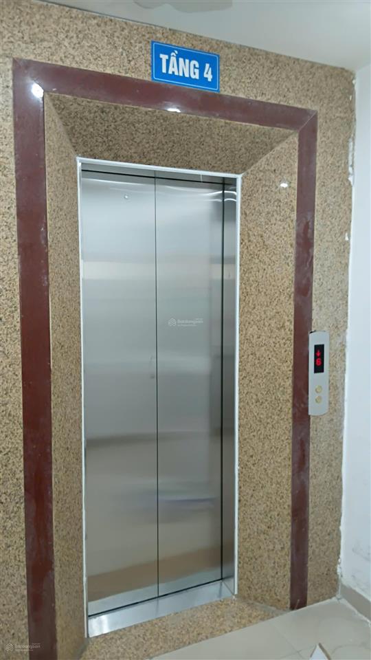 Cc cho thuê gấp văn phòng 75m2 mặt phố chùa láng giá tốt