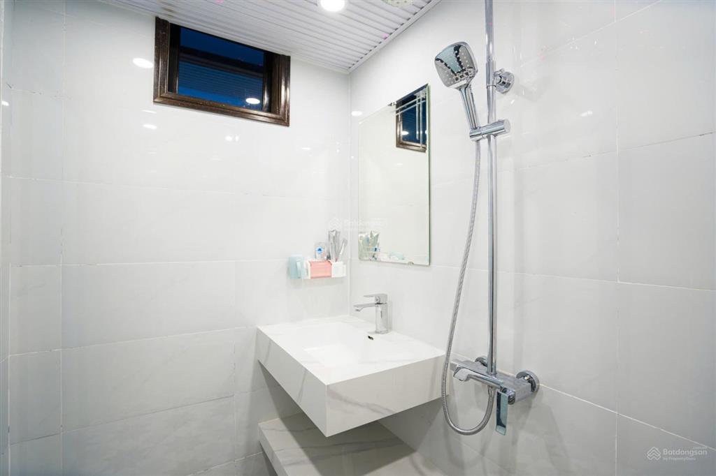 Bán khách sạn an dũng, cách bãi tắm b 100m, 24 phòng tiện nghi + nhà hàng đầy đủ âm thanh
