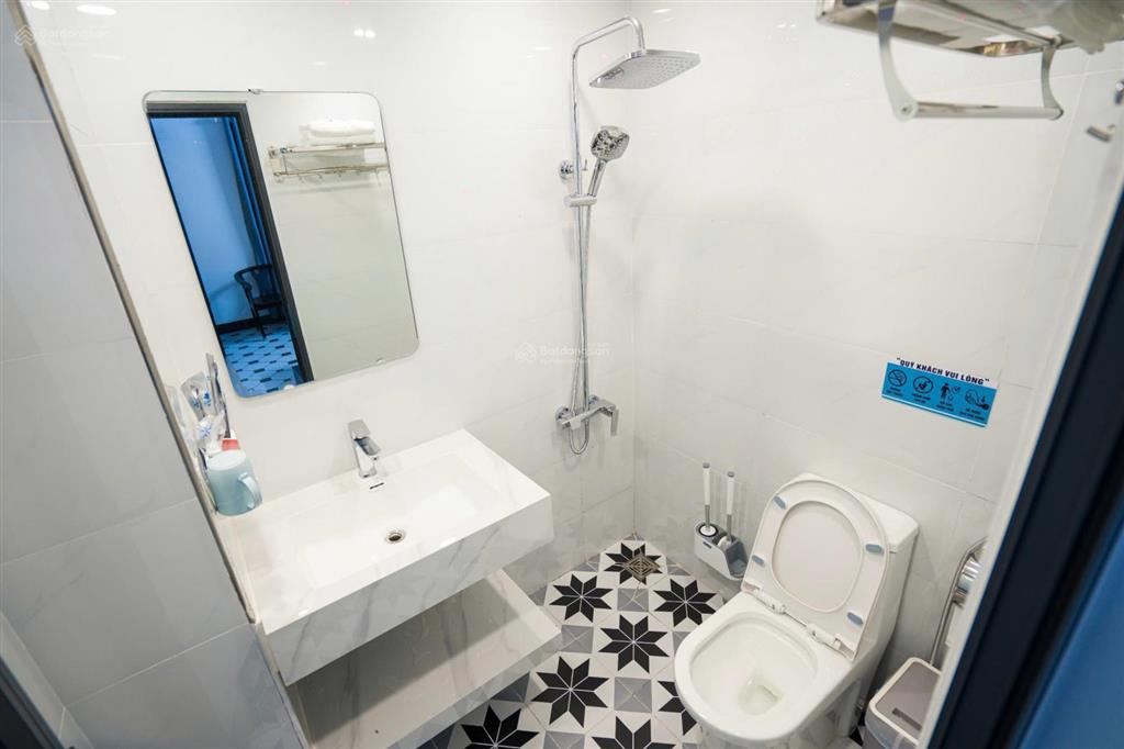 Bán khách sạn an dũng, cách bãi tắm b 100m, 24 phòng tiện nghi + nhà hàng đầy đủ âm thanh