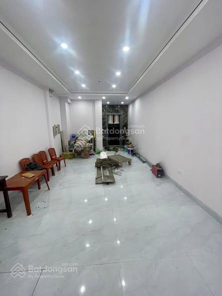 Bán căn hộ dịch vụ, mặt phố phạm thận duật, cầu giấy ( dt 50m 8 tầng mt 4m )
