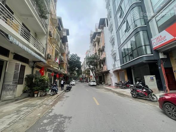 Bán căn hộ dịch vụ, mặt phố phạm thận duật, cầu giấy ( dt 50m 8 tầng mt 4m )