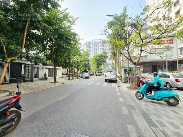 Bán căn hộ 59m² chung cư vườn đào, 01 ngủ rộng  view cầu nhật tân