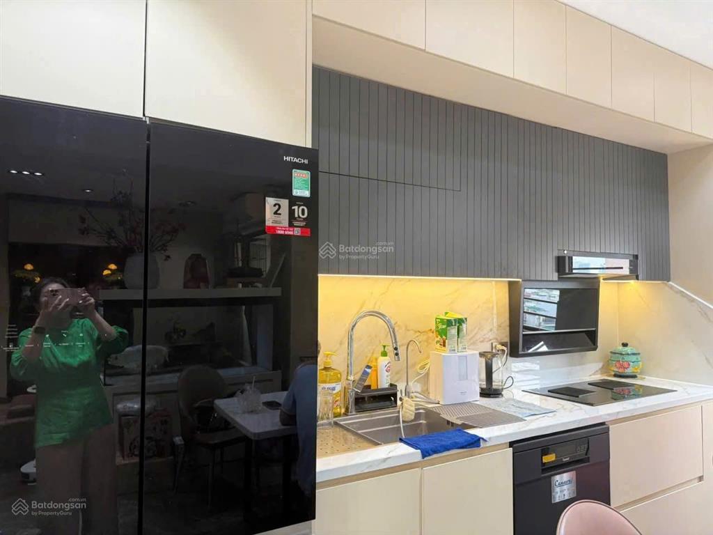Bán căn hộ chung cư 102 thái thịnh 3pn2wc full nội thất sang trọng,đẳng cấp,tầng đẹp, lô góc thoáng