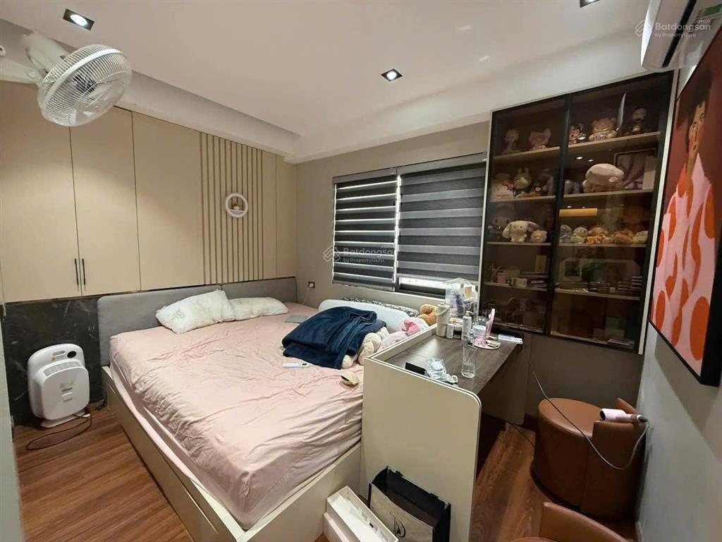 Bán căn hộ chung cư 102 thái thịnh 3pn2wc full nội thất sang trọng,đẳng cấp,tầng đẹp, lô góc thoáng