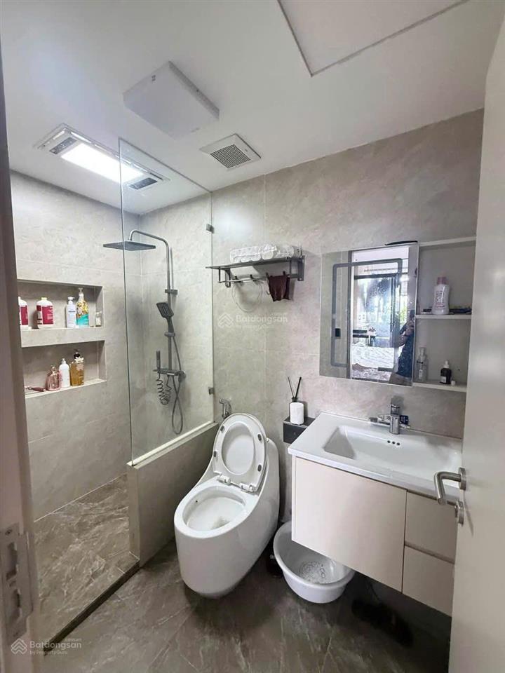 Bán căn hộ chung cư 102 thái thịnh 3pn2wc full nội thất sang trọng,đẳng cấp,tầng đẹp, lô góc thoáng