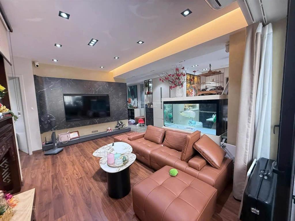 Bán căn hộ chung cư 102 thái thịnh 3pn2wc full nội thất sang trọng,đẳng cấp,tầng đẹp, lô góc thoáng