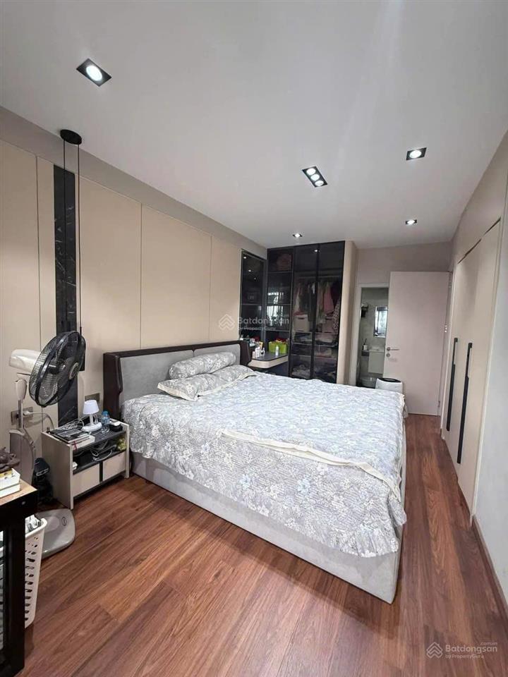 Bán căn hộ chung cư 102 thái thịnh 3pn2wc full nội thất sang trọng,đẳng cấp,tầng đẹp, lô góc thoáng