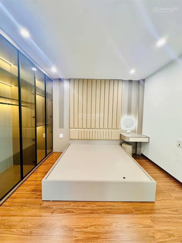 Bán nhà phố đại la hai bà trưng  vị trí cực đẹp, ngay ngã tư đại la trương định, ngõ rộng thoáng