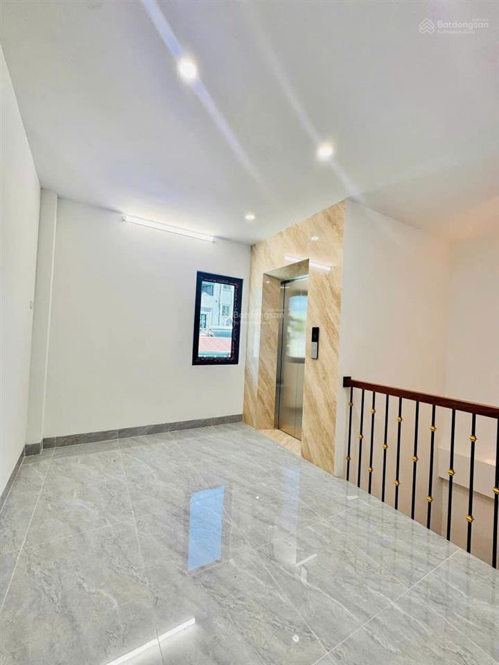 Bán nhà phố đại la hai bà trưng  vị trí cực đẹp, ngay ngã tư đại la trương định, ngõ rộng thoáng