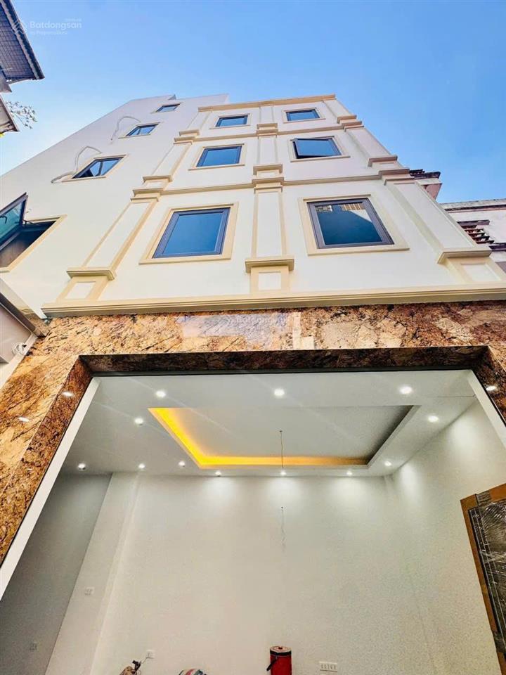 Bán nhà phố đại la hai bà trưng  vị trí cực đẹp, ngay ngã tư đại la trương định, ngõ rộng thoáng