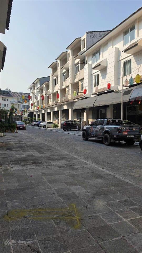 Bán khách sạn nam cảng tuần châu  hạ long  quảng ninh  vị trí siêu đẹp, thoáng mát, mt khủng 18m