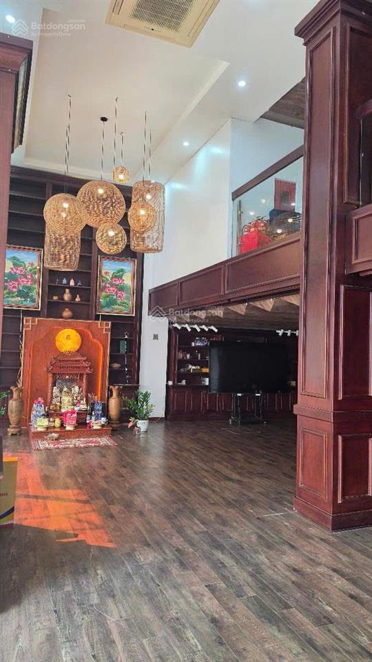 Bán khách sạn nam cảng tuần châu  hạ long  quảng ninh  vị trí siêu đẹp, thoáng mát, mt khủng 18m