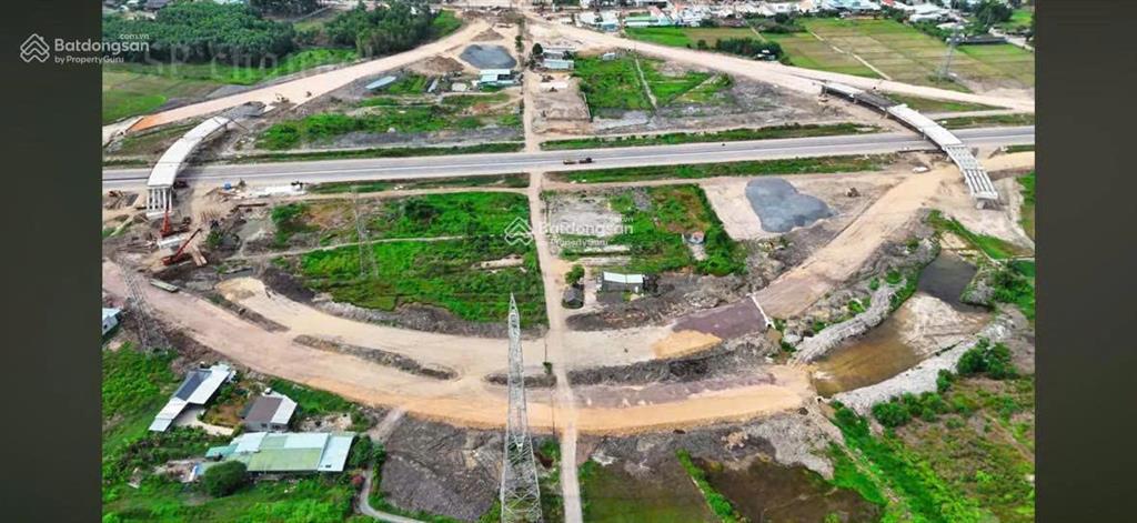 Xuất cảnh bán gấp nhà cấp 4 mặt tiền hùng vương xã vĩnh thanh đồng nai, 1227m2 thổ cư 249m2