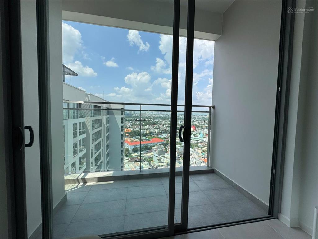 Bán căn hộ urban green thủ đức 2 phòng ngủ view đông, full nội thất, nhà mới 100%