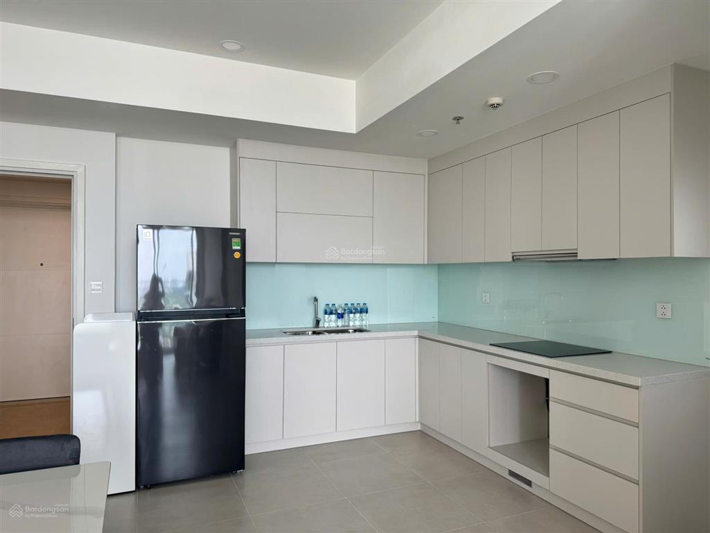 Bán căn hộ urban green thủ đức 2 phòng ngủ view đông, full nội thất, nhà mới 100%