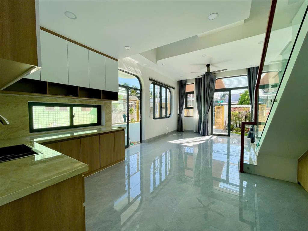 Bán Nhà Mới Tinh Có Sân Ô Tô Khu Bắc Nha Trang - Đường 6m (QH 10m) - Diện Tích 104m2 -