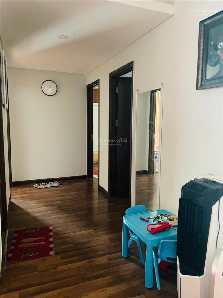 Chính chủ cần cho thuê căn góc 3pn, 2wc, 122m2, tòa víp n03t2, full đồ đẹp, giá 17 tr, 0393 755 ***