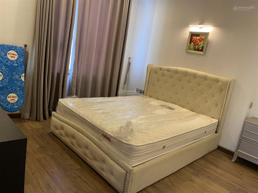 Chính chủ cho thuê căn 3pn 2wc 122m2, căn góc, view hồ, tòa n01t4 ngoại giao đoàn, 17tr, 0393 755 ***