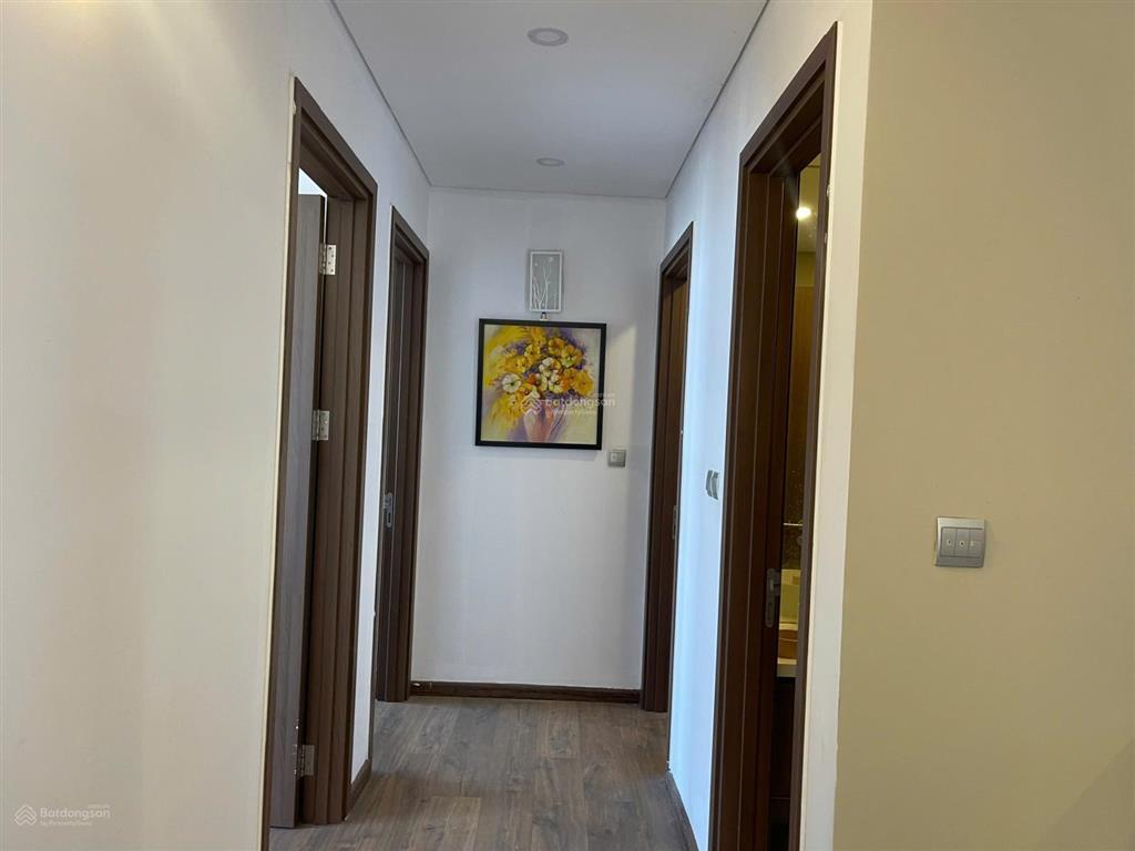 Chính chủ cho thuê căn 3pn 2wc 122m2, căn góc, view hồ, tòa n01t4 ngoại giao đoàn, 17tr, 0393 755 ***