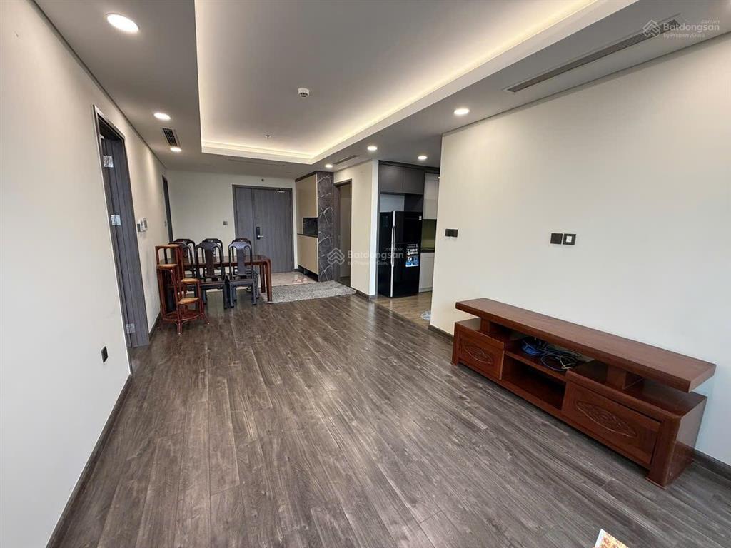 Cần cho thuê căn hoa hậu 3pn, 2wc, 105m, view hồ tây, toà n01t7 ngoại giao đoàn, giá 17 triệu.