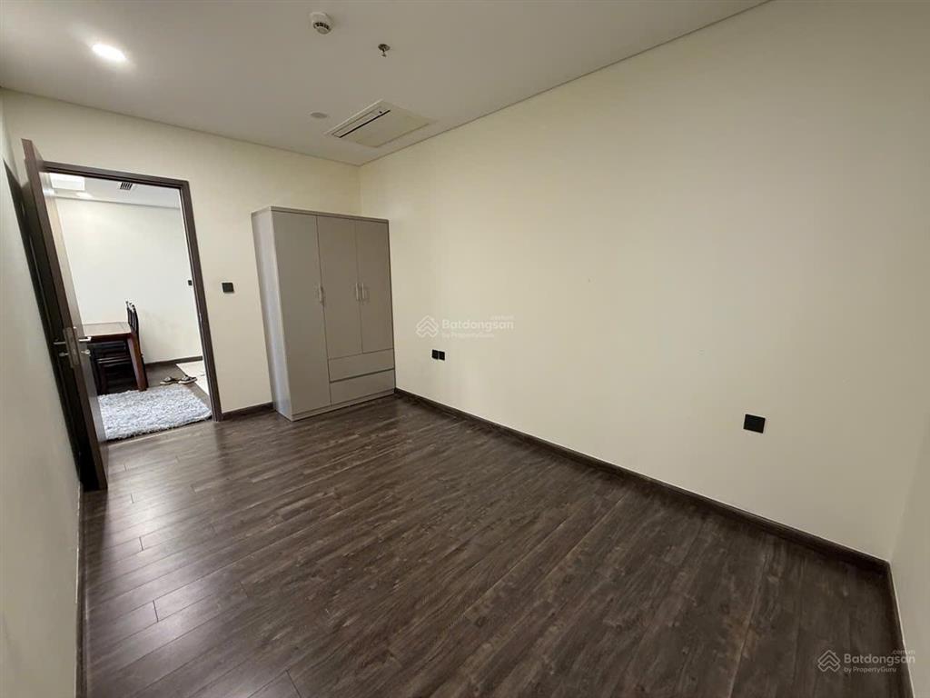 Cần cho thuê căn hoa hậu 3pn, 2wc, 105m, view hồ tây, toà n01t7 ngoại giao đoàn, giá 17 triệu.