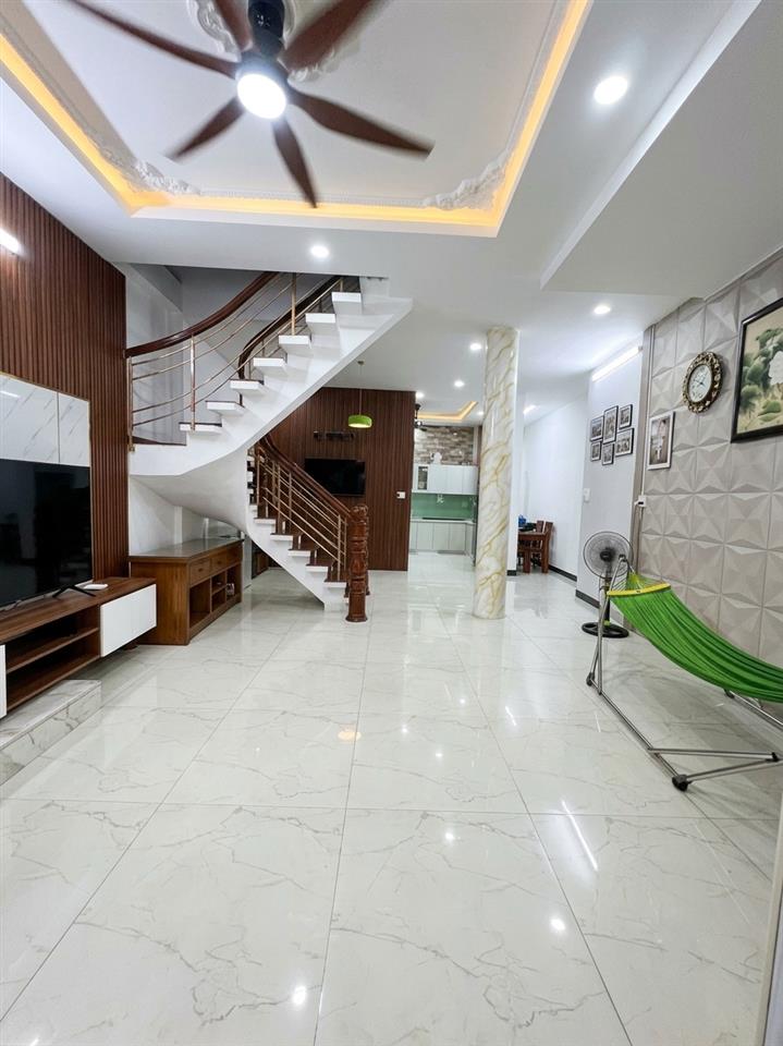 [L2924*] Nhà 2T Nở hậu gần Công Viên Làng Hoa Gò Vấp - 6.x Tỷ