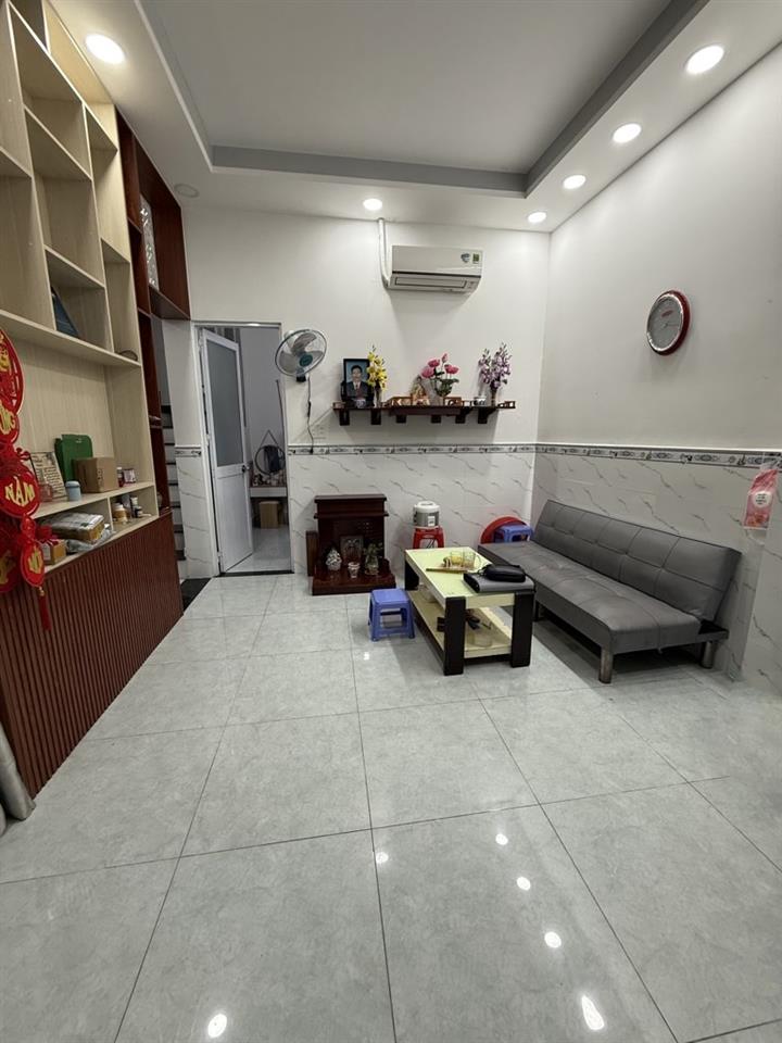 L3013  Nhà đẹp gần Emart Phan Huy Ích, nhỉnh 4 tỷ
