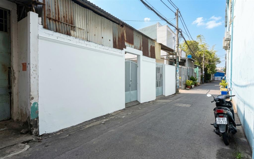 L3066* C4 Ngang 11.2m sát Chợ Lê Đình Cẩn - Giá 11.x Tỷ