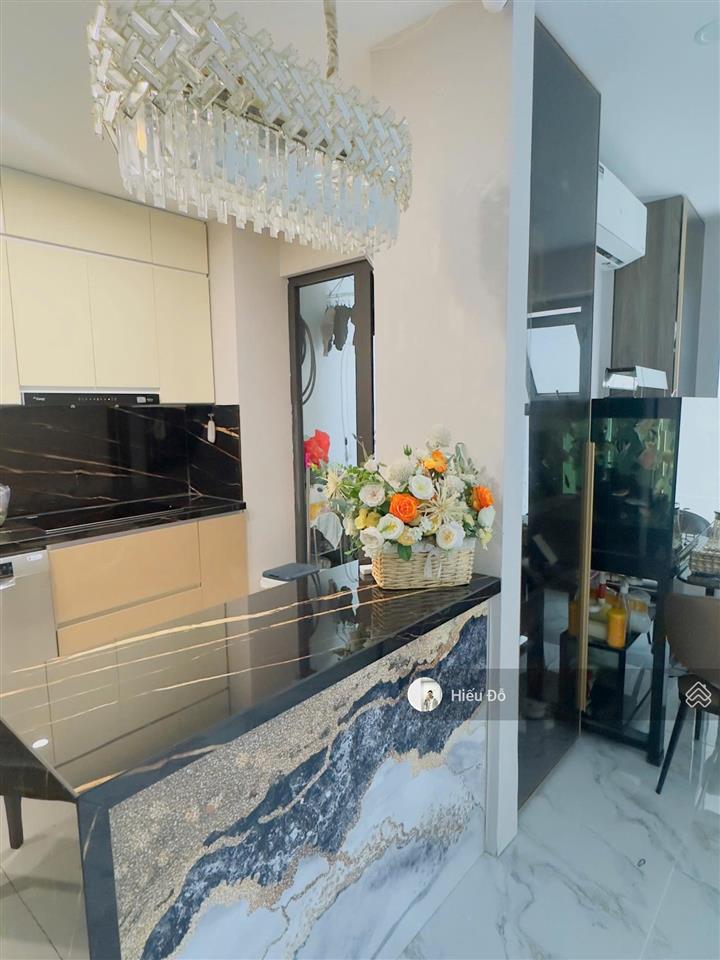 Cần tiền bán gấp siêu phẩm ban cơ yếu chính phủ lê văn lương 215m2 4 ngủ 3wc độc nhất. 0963 699 ***