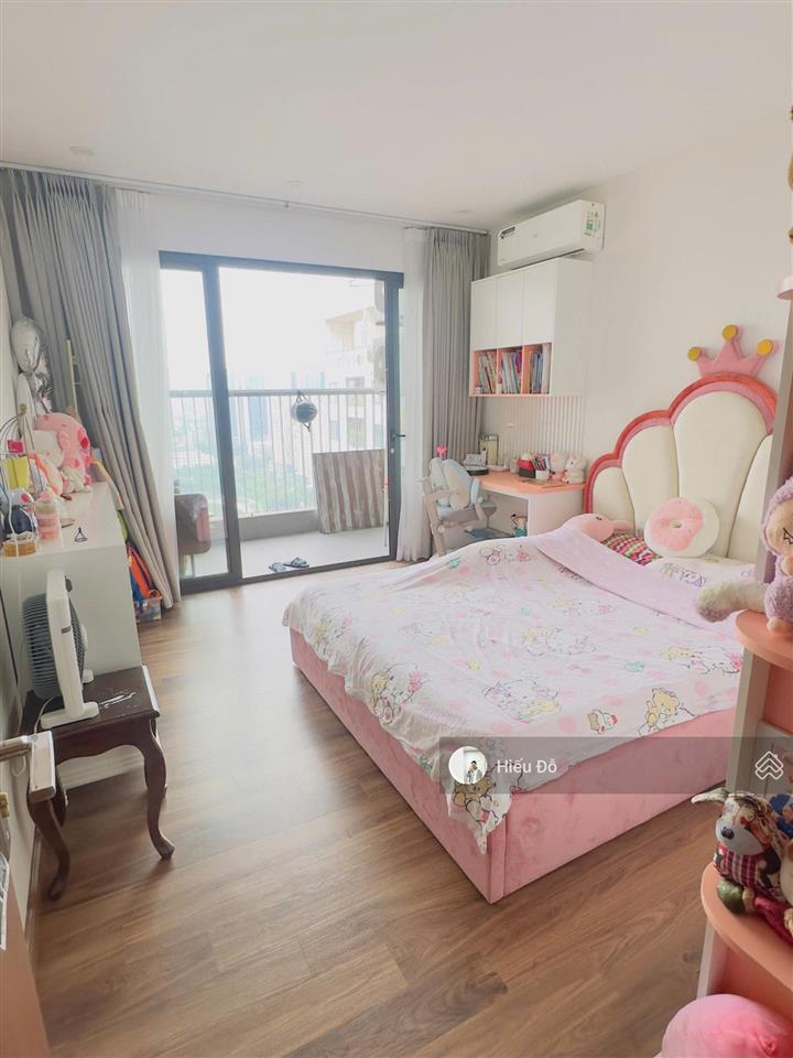 Cần tiền bán gấp siêu phẩm ban cơ yếu chính phủ lê văn lương 215m2 4 ngủ 3wc độc nhất. 0963 699 ***