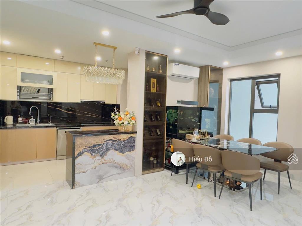 Cần tiền bán gấp siêu phẩm ban cơ yếu chính phủ lê văn lương 215m2 4 ngủ 3wc độc nhất. 0963 699 ***
