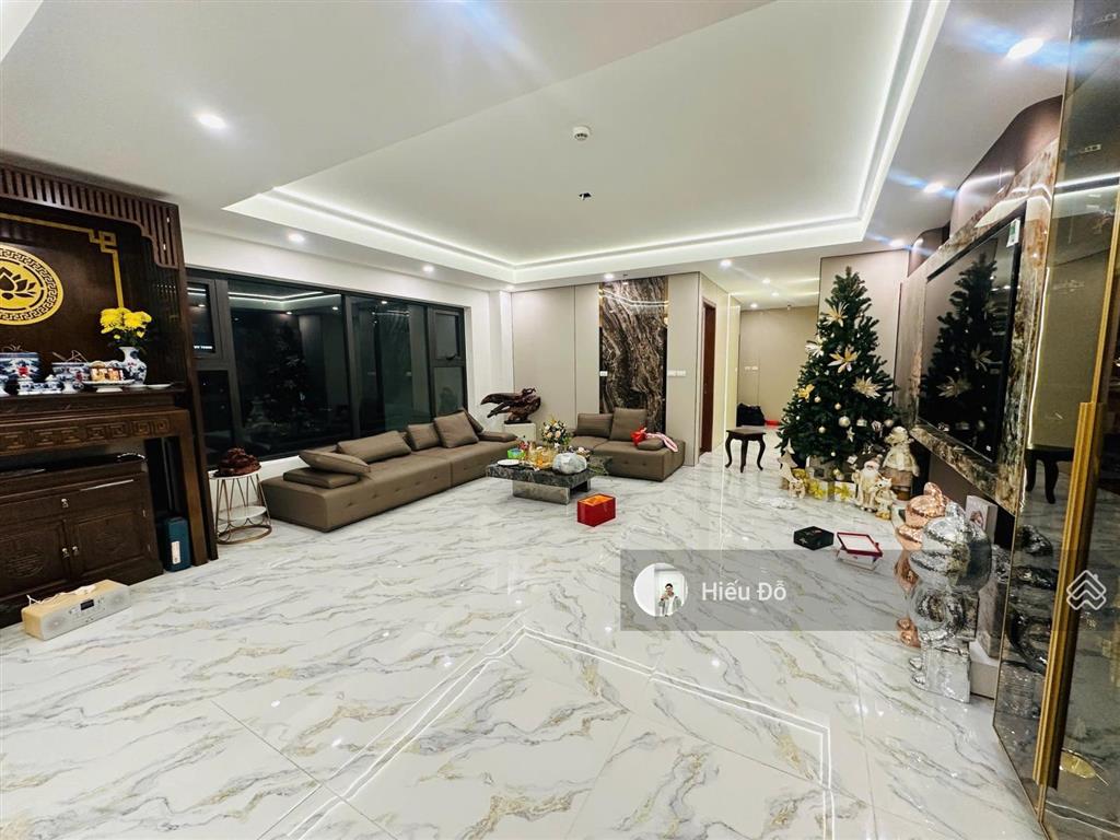Cần tiền bán gấp siêu phẩm ban cơ yếu chính phủ lê văn lương 215m2 4 ngủ 3wc độc nhất. 0963 699 ***