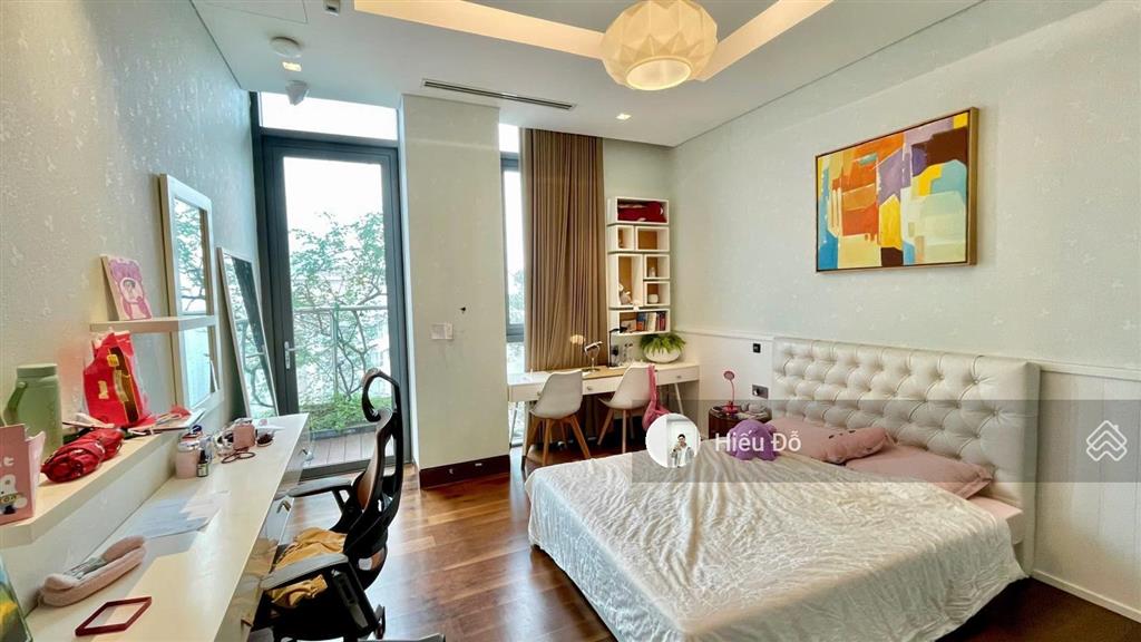 Cho thuê penthouse một trong số ít 400m2 4n4w full đồ siêu cao cấp. ban công chạy quanh nhà