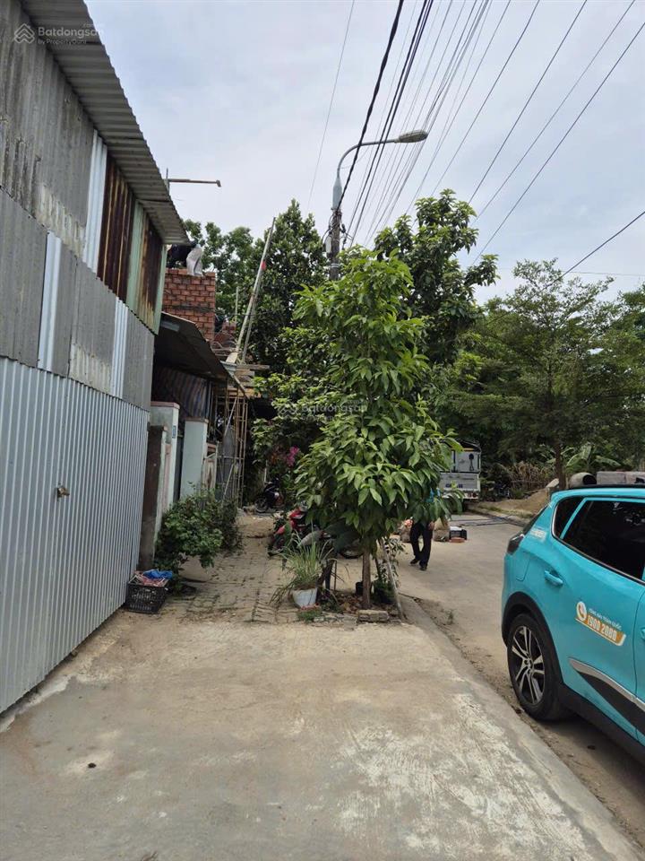 Cho thuê nhà nguyên căn nhà đúc 1 tấm, dt đất 150m2, mặt tiền 5,5m giá cho thuê 7,5 triệu/tháng