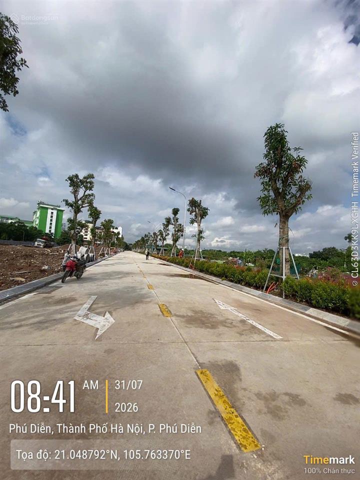 Biệt thự mặt tiền 9m (2 mặt tiền)  có hầm  đối diện ga metro phú diễn